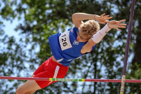 Ron Adrian (LG Alsternord Hamburg e.V.); Heinz Roloff-Stabhochsprung-Meeting 2019 am 08.06.2019 im Sportpark Liebigstraße in Holzminden (Niedersachsen), Foto: Michael Niederpruem