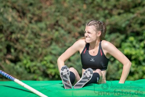 Dovile-Michelle Scheutzow (Schweriner SC); Heinz Roloff-Stabhochsprung-Meeting 2019 am 08.06.2019 im Sportpark Liebigstraße in Holzminden (Niedersachsen), Foto: Michael Niederpruem