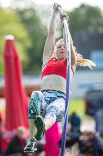 Zoe Jakob (LG Olympia Dortmund); Heinz Roloff-Stabhochsprung-Meeting 2019 am 08.06.2019 im Sportpark Liebigstraße in Holzminden (Niedersachsen), Foto: Michael Niederpruem