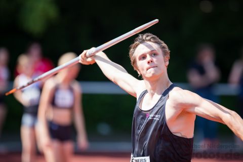 Aaron Thieß (LG Buende-Loehne); Pfingstsportfest 2019 am 10.06.2019 im Stadion Schulzentrum Sued in Bad Oeynhausen (Nordrhein-Westfalen), Foto: Michael Niederpruem