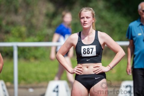 Lisa Schlüter (LG Kreis Gütersloh 09); Pfingstsportfest 2019 am 10.06.2019 im Stadion Schulzentrum Sued in Bad Oeynhausen (Nordrhein-Westfalen), Foto: Michael Niederpruem