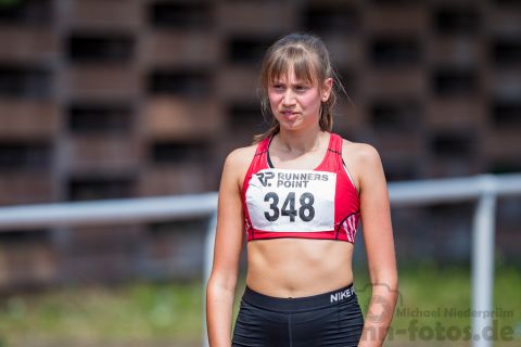 Leoni Schaffeld (LC Paderborn); Pfingstsportfest 2019 am 10.06.2019 im Stadion Schulzentrum Sued in Bad Oeynhausen (Nordrhein-Westfalen), Foto: Michael Niederpruem