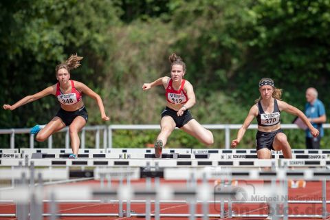 Leoni Schaffeld (LC Paderborn), Melina Mainz (BTW Bünde), Nina Waeltz (LG Buende-Loehne), Ann-Christin Mittmann (SC Porta Westfalica Nammen
1973 e.V.); Pfingstsportfest 2019 am 10.06.2019 im Stadion Schulzentrum Sued in Bad Oeynhausen (Nordrhein-Westfalen), Foto: Michael Niederpruem