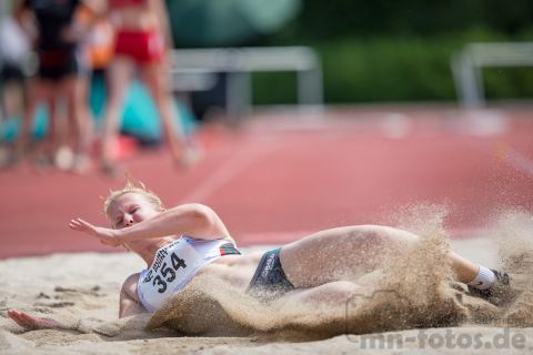 Laura Kreylos (LG Brillux Münster); Pfingstsportfest 2019 am 10.06.2019 im Stadion Schulzentrum Sued in Bad Oeynhausen (Nordrhein-Westfalen), Foto: Michael Niederpruem