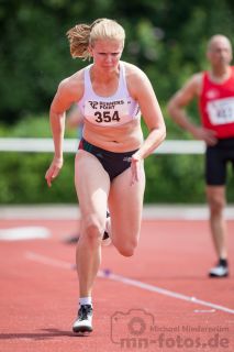 Laura Kreylos (LG Brillux Münster); Pfingstsportfest 2019 am 10.06.2019 im Stadion Schulzentrum Sued in Bad Oeynhausen (Nordrhein-Westfalen), Foto: Michael Niederpruem