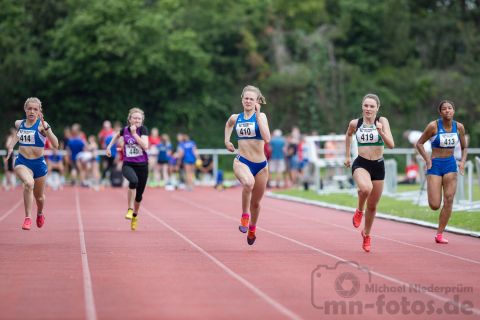 Finja Roehrs (LTV Lippstadt), Jasmin Eigenrauch (SC Porta Westfalica Nammen
1973 e.V.), Paula Eisenbrecher (LTV Lippstadt), Ilka Niemann (MTV Messenkamp), Niobe Laryea (LTV Lippstadt); Pfingstsportfest 2019 am 10.06.2019 im Stadion Schulzentrum Sued in Bad Oeynhausen (Nordrhein-Westfalen), Foto: Michael Niederpruem