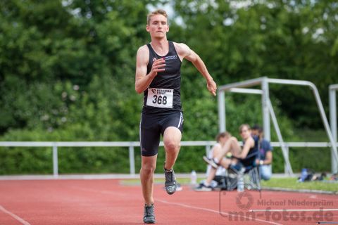 Eric Tetzner (LG Buende-Loehne); Pfingstsportfest 2019 am 10.06.2019 im Stadion Schulzentrum Sued in Bad Oeynhausen (Nordrhein-Westfalen), Foto: Michael Niederpruem