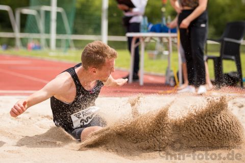 Eric Tetzner (LG Buende-Loehne); Pfingstsportfest 2019 am 10.06.2019 im Stadion Schulzentrum Sued in Bad Oeynhausen (Nordrhein-Westfalen), Foto: Michael Niederpruem