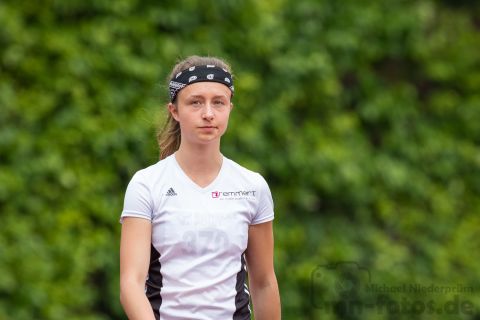 Nina Waeltz (LG Buende-Loehne); Pfingstsportfest 2019 am 10.06.2019 im Stadion Schulzentrum Sued in Bad Oeynhausen (Nordrhein-Westfalen), Foto: Michael Niederpruem