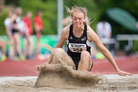 Amy Joy Diekmann (LG Buende-Loehne); Pfingstsportfest 2019 am 10.06.2019 im Stadion Schulzentrum Sued in Bad Oeynhausen (Nordrhein-Westfalen), Foto: Michael Niederpruem