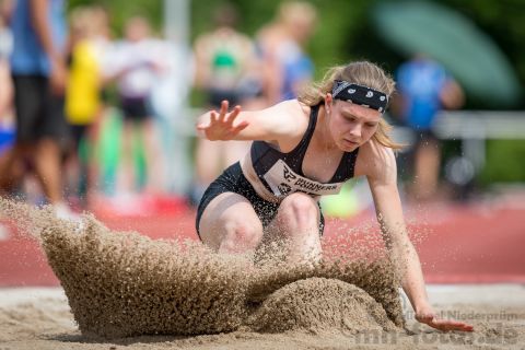 Sarina Brockmann (LG Buende-Loehne); Pfingstsportfest 2019 am 10.06.2019 im Stadion Schulzentrum Sued in Bad Oeynhausen (Nordrhein-Westfalen), Foto: Michael Niederpruem