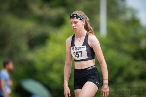 Sarina Brockmann (LG Buende-Loehne); Pfingstsportfest 2019 am 10.06.2019 im Stadion Schulzentrum Sued in Bad Oeynhausen (Nordrhein-Westfalen), Foto: Michael Niederpruem