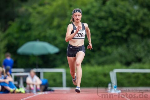 Nina Waeltz (LG Buende-Loehne); Pfingstsportfest 2019 am 10.06.2019 im Stadion Schulzentrum Sued in Bad Oeynhausen (Nordrhein-Westfalen), Foto: Michael Niederpruem