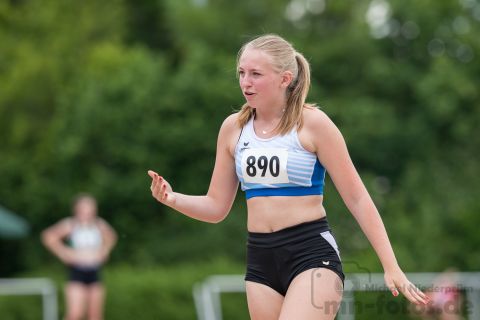Maya Siegert (LAZ Regio Herford); Pfingstsportfest 2019 am 10.06.2019 im Stadion Schulzentrum Sued in Bad Oeynhausen (Nordrhein-Westfalen), Foto: Michael Niederpruem