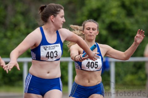 Lena Ratay (LG Weserbergland), Nela Rotzok (LG Weserbergland); Pfingstsportfest 2019 am 10.06.2019 im Stadion Schulzentrum Sued in Bad Oeynhausen (Nordrhein-Westfalen), Foto: Michael Niederpruem