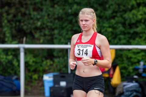 Lina Egelkamp (DJK Arminia Ibbenbüren); Pfingstsportfest 2019 am 10.06.2019 im Stadion Schulzentrum Sued in Bad Oeynhausen (Nordrhein-Westfalen), Foto: Michael Niederpruem