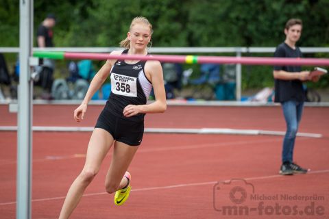 Amy Joy Diekmann (LG Buende-Loehne); Pfingstsportfest 2019 am 10.06.2019 im Stadion Schulzentrum Sued in Bad Oeynhausen (Nordrhein-Westfalen), Foto: Michael Niederpruem