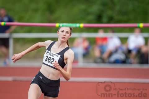 Charlotte Haas (LG Buende-Loehne); Pfingstsportfest 2019 am 10.06.2019 im Stadion Schulzentrum Sued in Bad Oeynhausen (Nordrhein-Westfalen), Foto: Michael Niederpruem