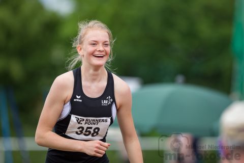 Amy Joy Diekmann (LG Buende-Loehne); Pfingstsportfest 2019 am 10.06.2019 im Stadion Schulzentrum Sued in Bad Oeynhausen (Nordrhein-Westfalen), Foto: Michael Niederpruem