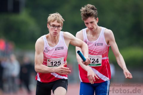 Jan Siebert (StG LA Team RSB), Fabian Baten (StG LA Team RSB); NRW Langstaffelmeisterschaften am 11.05.2019 im Hembergstadion in Iserlohn (Nordrhein-Westfalen), Foto: Michael Niederpruem