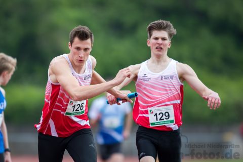 Jan-David Ridder (StG LA Team RSB), Simon Niklas Ehring (StG LA Team RSB); NRW Langstaffelmeisterschaften am 11.05.2019 im Hembergstadion in Iserlohn (Nordrhein-Westfalen), Foto: Michael Niederpruem