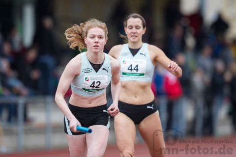 Sina Loebbert (LAZ PUMA Rhein-Sieg), Michelle Schneider (LAZ PUMA Rhein-Sieg); NRW Langstaffelmeisterschaften am 11.05.2019 im Hembergstadion in Iserlohn (Nordrhein-Westfalen), Foto: Michael Niederpruem