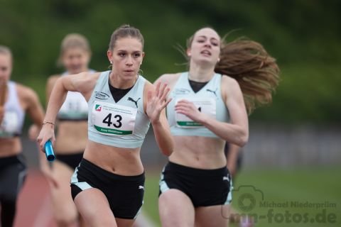 Anna Rintelmann (LAZ PUMA Rhein-Sieg), Olivia Himmel (LAZ PUMA Rhein-Sieg); NRW Langstaffelmeisterschaften am 11.05.2019 im Hembergstadion in Iserlohn (Nordrhein-Westfalen), Foto: Michael Niederpruem