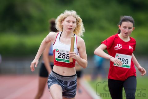 Larissa Thiele (StG Oelde-Enniger); NRW Langstaffelmeisterschaften am 11.05.2019 im Hembergstadion in Iserlohn (Nordrhein-Westfalen), Foto: Michael Niederpruem