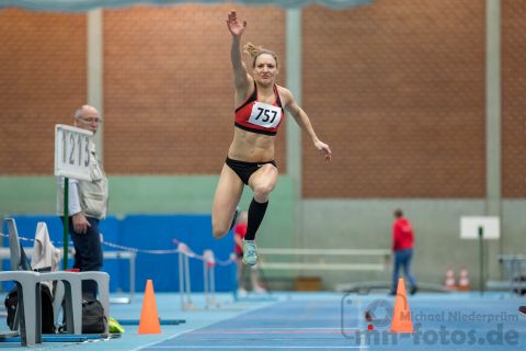 Annika Roloff (MTV 49 Holzminden); NLV + BLV Leichtathletik Hallenmeisterschaften am 20.01.2019 in Hannover (Sportleistungszentrum), Niedersachsen, Foto: Michael Niederpruem