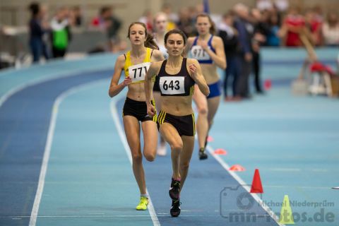 Xenia Krebs (VfL Loeningen), Laura Hampe (LG Goettingen); NLV + BLV Leichtathletik Hallenmeisterschaften am 19.01.2019 in Hannover (Sportleistungszentrum), Niedersachsen, Foto: Michael Niederpruem