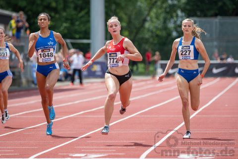 Synthia Oguama (TV Wattenscheid 01), Sophia Junk (LG Rhein-Wied), Corinna Schwab (LG TELIS FINANZ Regensburg); Deutsche U23 Meisterschaften am 16.06.2019 im Stadion Wetzlar in Wetzlar (Hessen), Foto: Michael Niederpruem