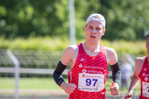 Tim-Niklas Schwippel (LG Braunschweig); NLV+BLV Meisterschaften am 23.06.2019 im Jahnstadion, Goettingen (Niedersachsen), Foto: Michael Niederpruem