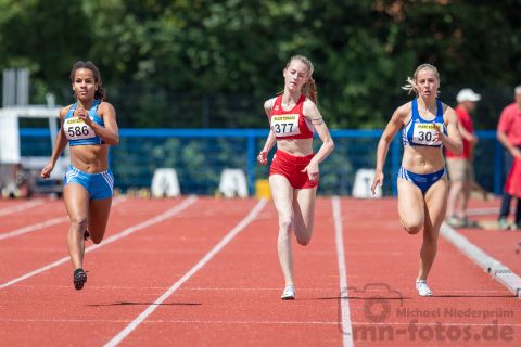 Hannah Omer (Nr. 586, Rukeli Trollmann e. V.), Annika Tolle (Nr. 377, LG Braunschweig); Norddeutsche Meisterschaften am 21.07.2019 im Erika-Fisch-Stadion, Hannover (Niedersachsen)