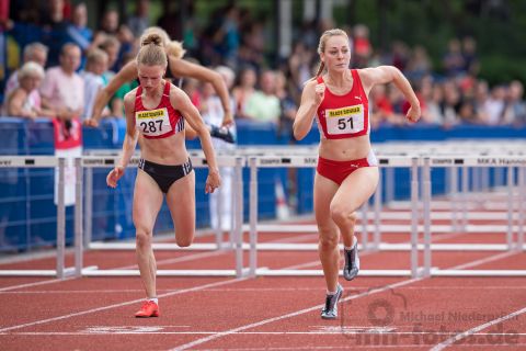 Wiebke Griephan (Nr. 287, LAV Ribnitz-Damgarten/Sanitz), Vanessa Hammerschmidt (Nr. 51, LG Nord Berlin); Norddeutsche Meisterschaften am 21.07.2019 im Erika-Fisch-Stadion, Hannover (Niedersachsen)